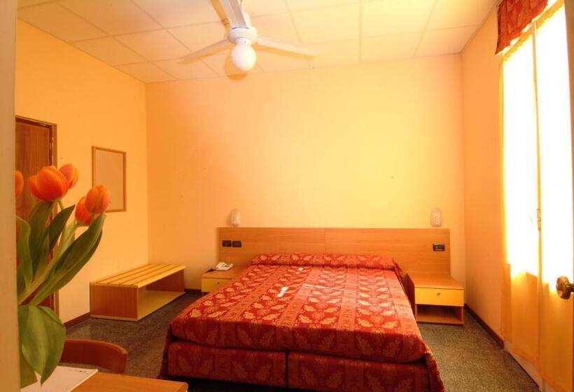 اتاق راحتی سه تخته, San Geminiano