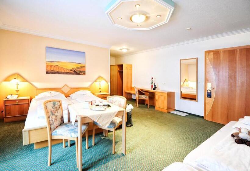 Четырехместный Номер Стандарт, Theresia