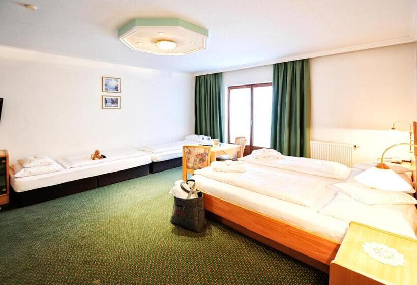 Четырехместный Номер Стандарт, Theresia