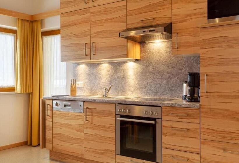 Апартаменты 2 Спальни, Theresia