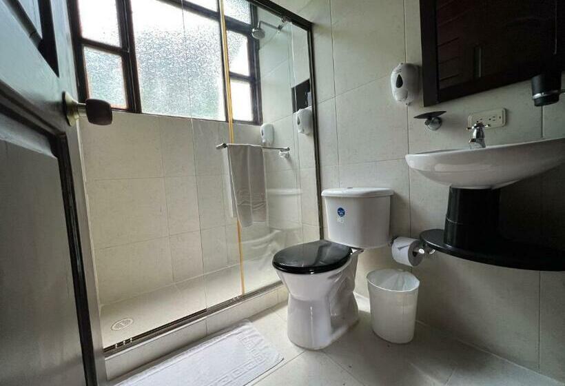 بنجلو قياسى غرفتين نوم, Villeta Resort