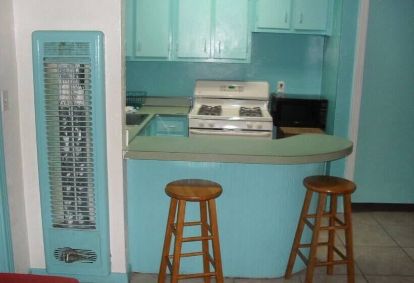 İki Çift Kişilik Yataklı Standart Oda, Shore Winds Motel