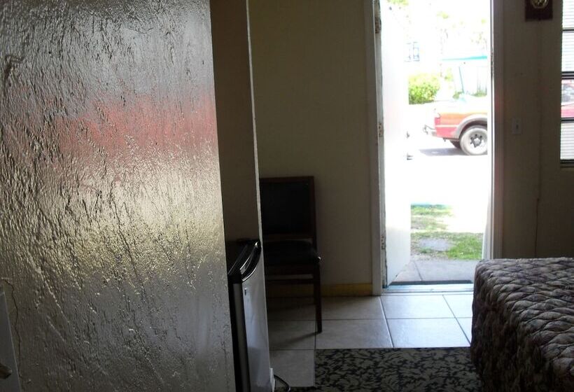 İki Çift Kişilik Yataklı Standart Oda, Shore Winds Motel