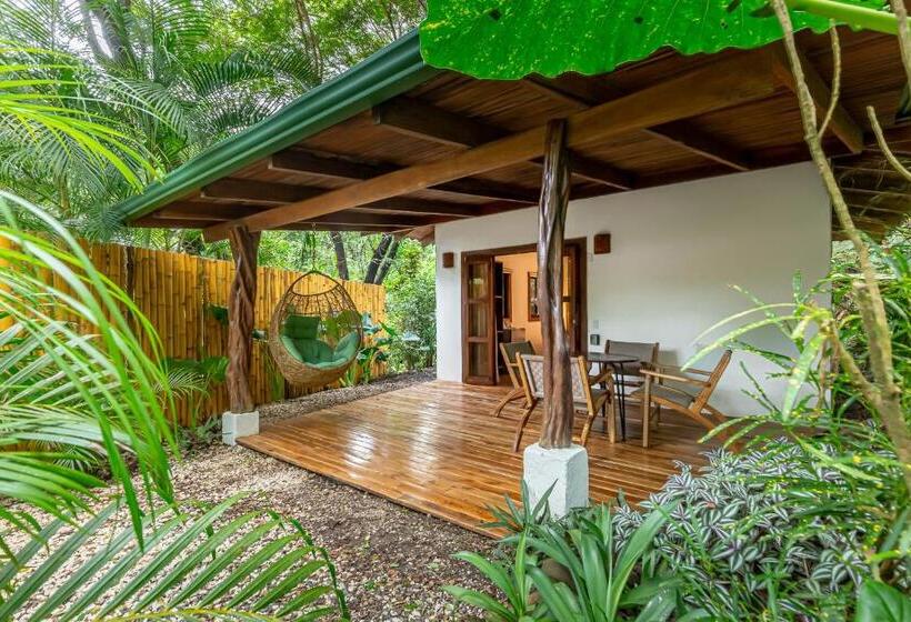 Семейное Бунгало, Makanas Beach Bungalows