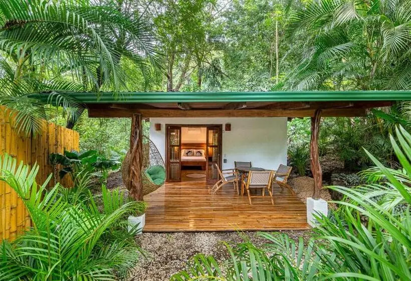 Perhebungalow, Makanas Beach Bungalows