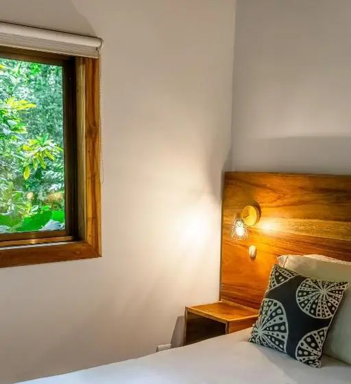Perhebungalow, Makanas Beach Bungalows