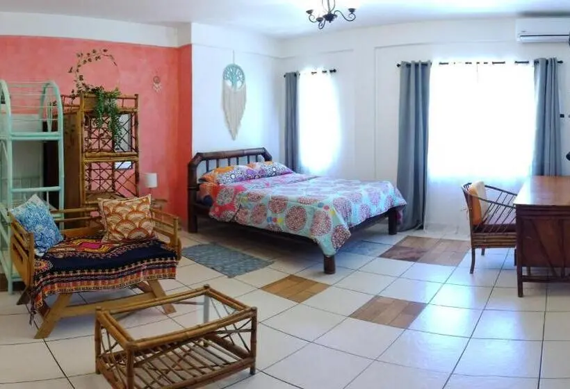 Huoneisto 2 Makuuhuonetta, Cool Vibes Beach Hostel