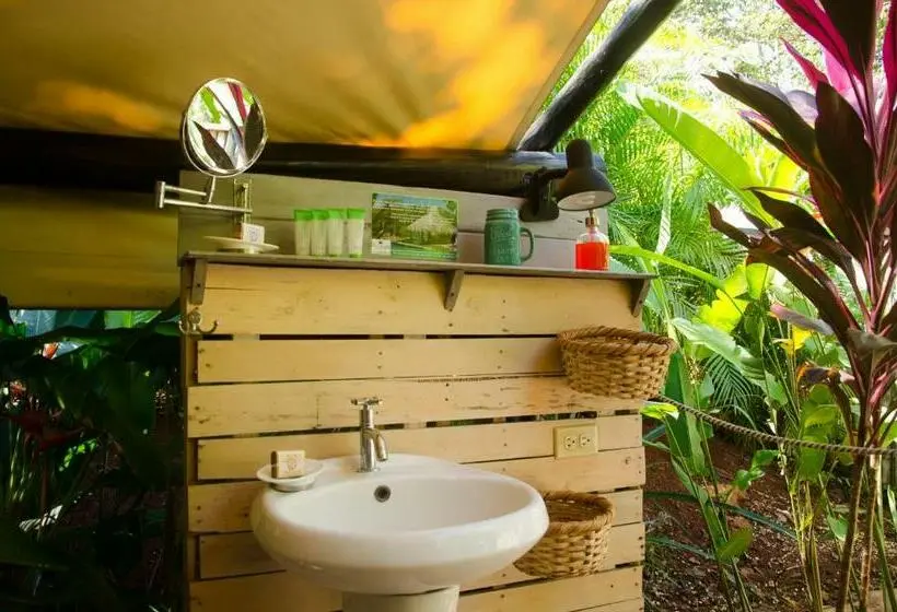 デラックスの４人部屋, Glamping Hotel Flor Y Bambu