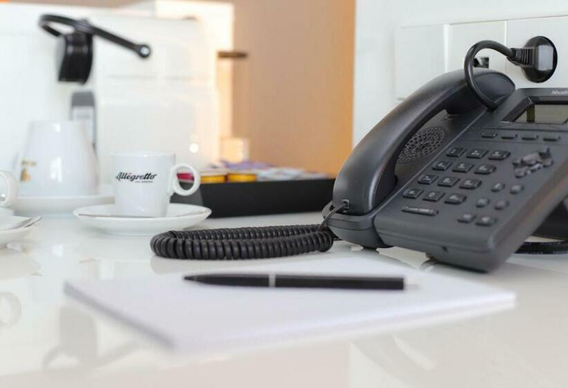 Номер бизнес-класса, Absolute