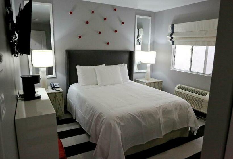 Номер Стандарт, Le Bon Hotel Hollywood