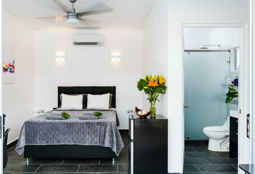 Quarto Premium Vista Piscina, In The Shade Hotel   Coworking   300mbit   Adults Only