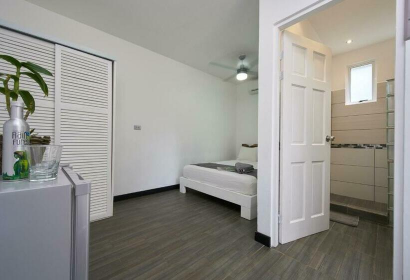 Quarto Premium Vista Piscina, In The Shade Hotel   Coworking   300mbit   Adults Only