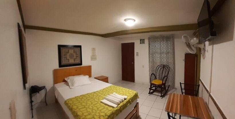 غرفة قياسية فردية, La Casona