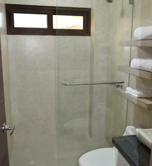 اتاق استاندارد با تخت بزرگ, La Laguna Galapagos