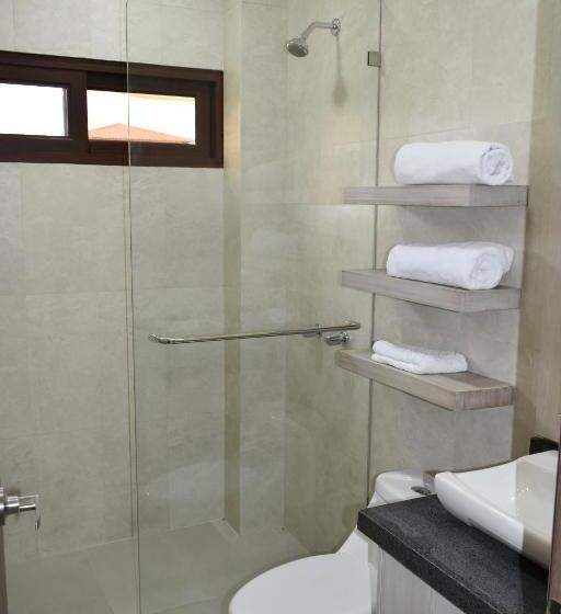 اتاق سوپریور, La Laguna Galapagos