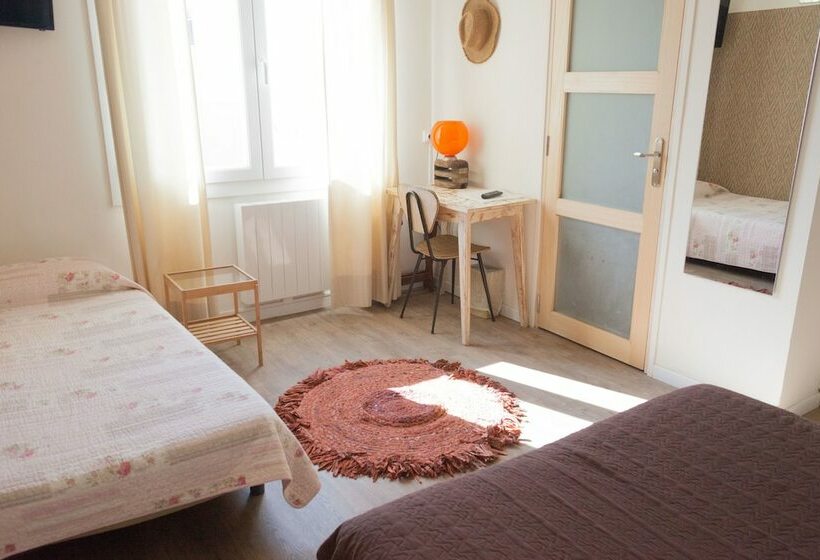 اتاق استاندارد سه نفره, Hôtel Restaurant Gédéon