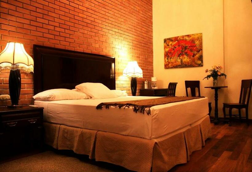 Deluxe Suite King Bed, Los Altos Esteli