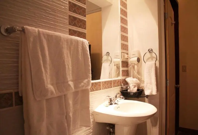 Deluxe Suite King Bed, Los Altos Esteli