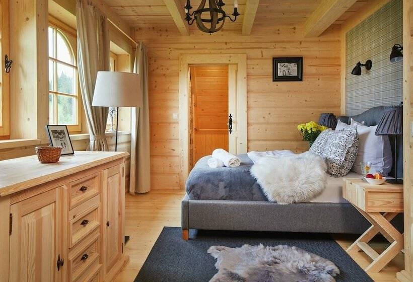 １ベッドルームハウス, Osada Maruszyna