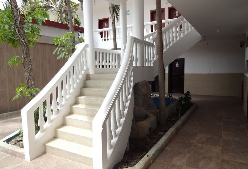 اتاق یک تخته با چشم‌انداز باغ, Pacífico