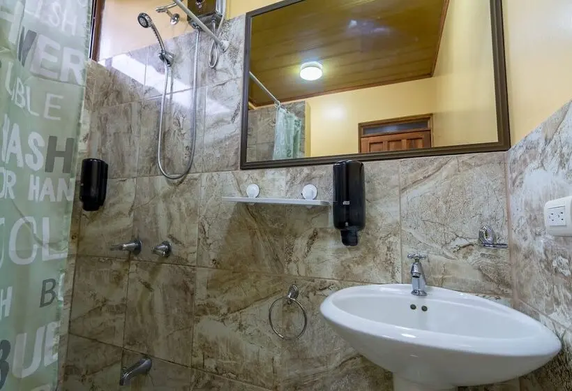 Comfort Kolmen Hengen Huone, Sea Towers