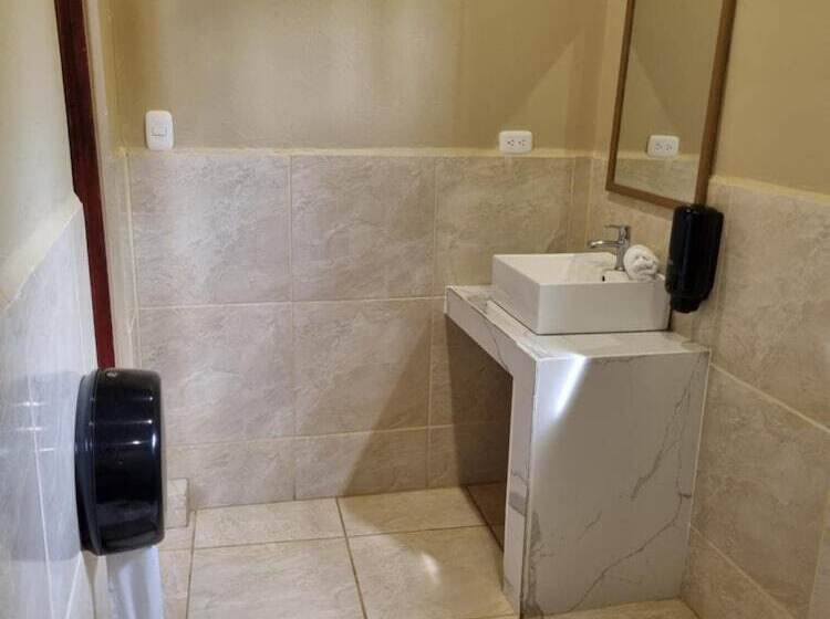 חדר קומפורט, Sea Towers