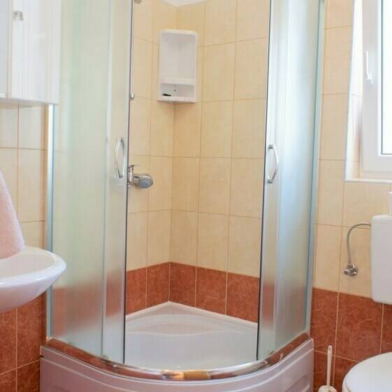 آپارتمان 1 خوابه با بالکن و چشم‌انداز دریا, Villa Ana