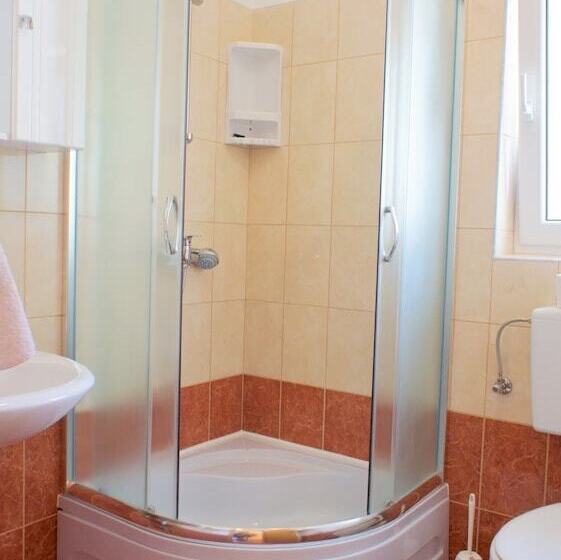 استودیو استاندارد با چشم‌انداز دریا و بالکن, Villa Ana