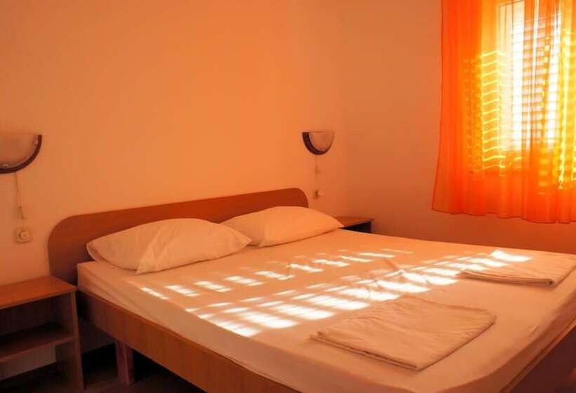 آپارتمان 1 خوابه با بالکن و چشم‌انداز دریا, Villa Ana