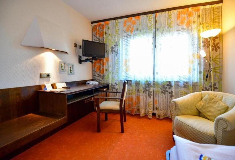 스탠다드 싱글 룸, Zur Post