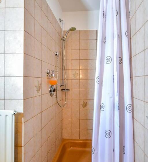 스탠다드 싱글 룸, Zur Post