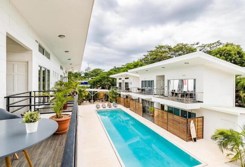 Номер Deluxe Кровать Кинг, In The Shade Hotel Coworking 300mbit Adults Only