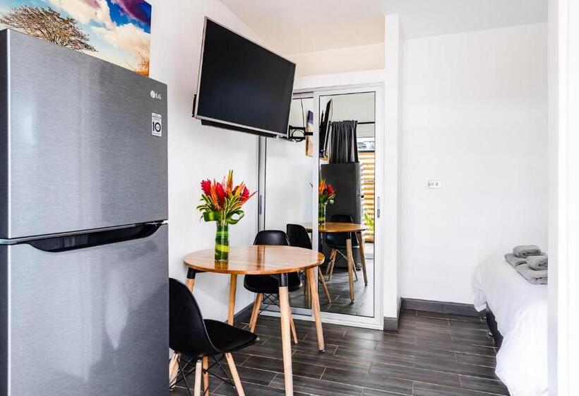 Escritório Deluxe, In The Shade Hotel   Coworking   300mbit   Adults Only