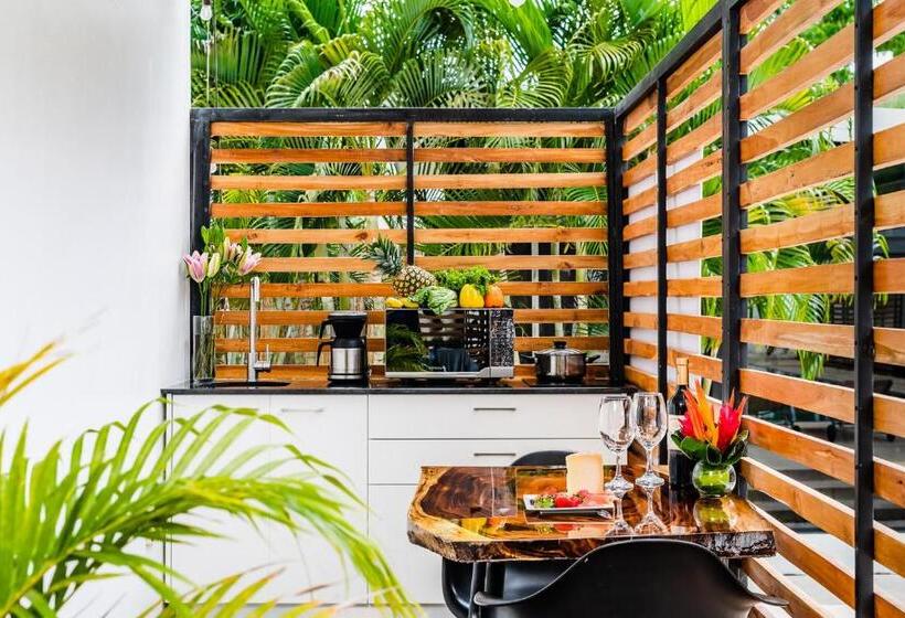 Студия Deluxe, In The Shade Hotel Coworking 300mbit Adults Only