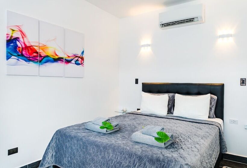 Номер Premium Вид на Бассейн, In The Shade Hotel   Coworking   300mbit   Adults Only