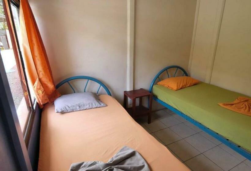 Номер Стандарт Совместная Ванная, Kalunai Hostel