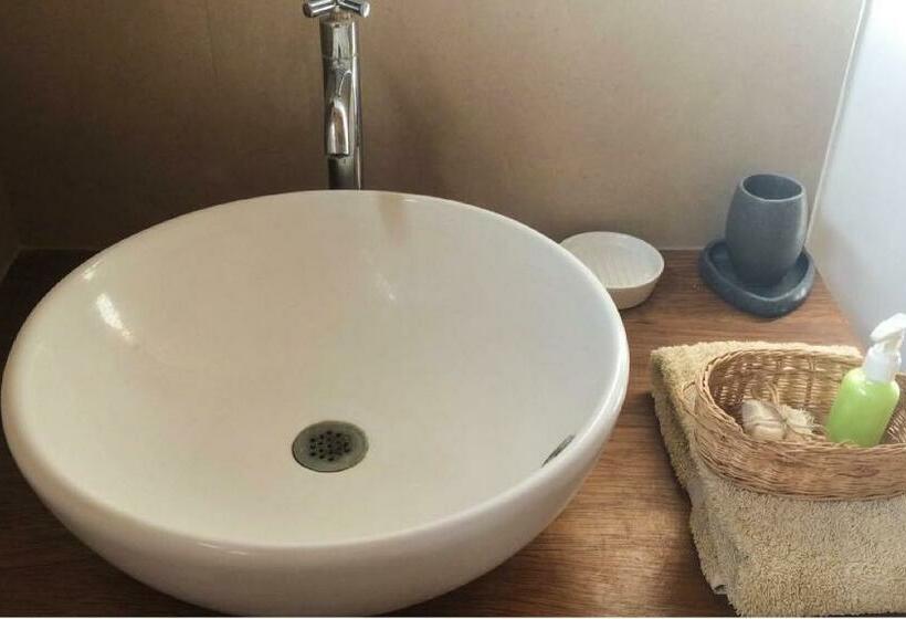 بانگلوی استاندارد, La Playa