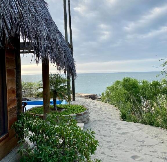 بانگلوی سوپریور, La Playa