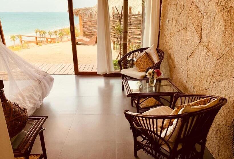 بانگلوی لوکس, La Playa