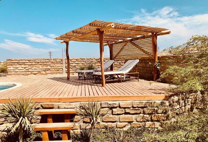 بانگلوی استاندارد, La Playa