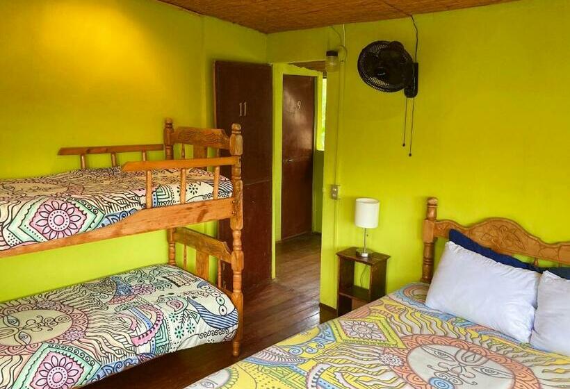 Economy Quadruple Room, Montaña Linda Hostel Orosi