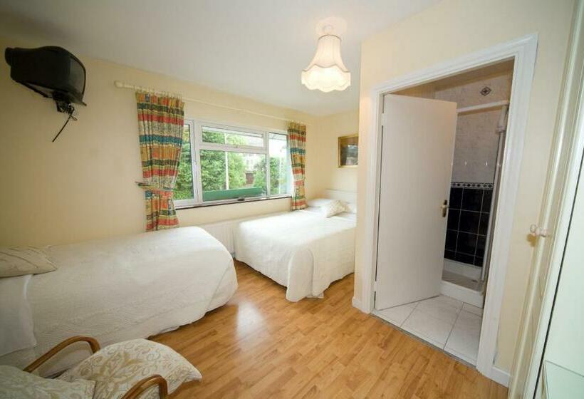 غرفة قياسية ثلاثية, Danabel B&b