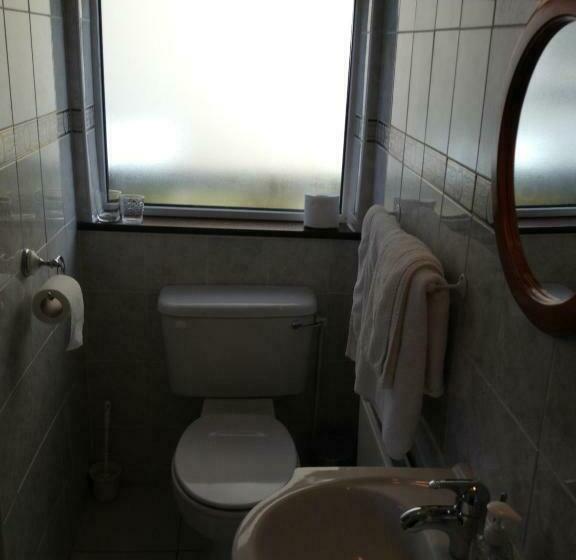 غرفة قياسية ثلاثية, Danabel B&b