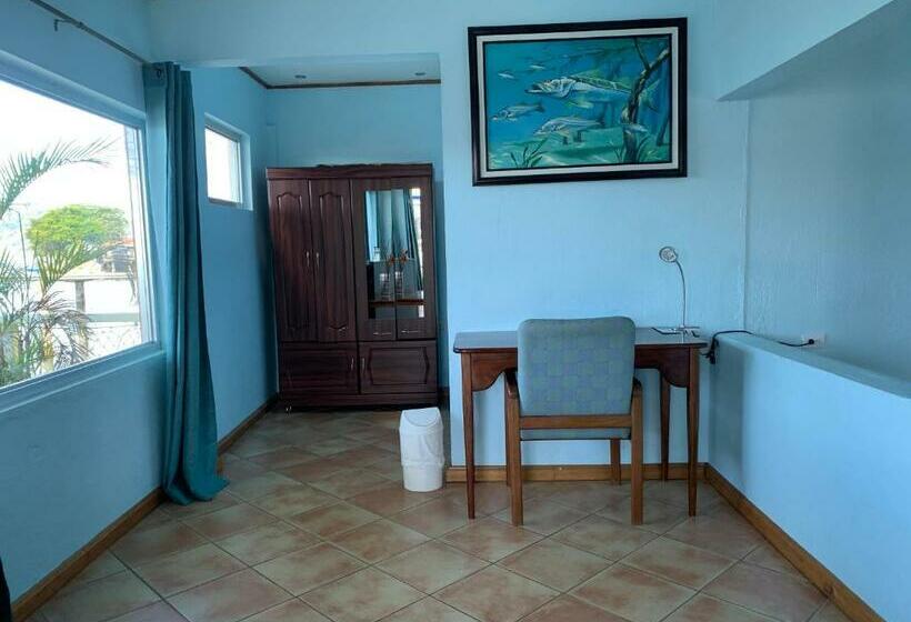 סוויטה, Banana Bay Marina