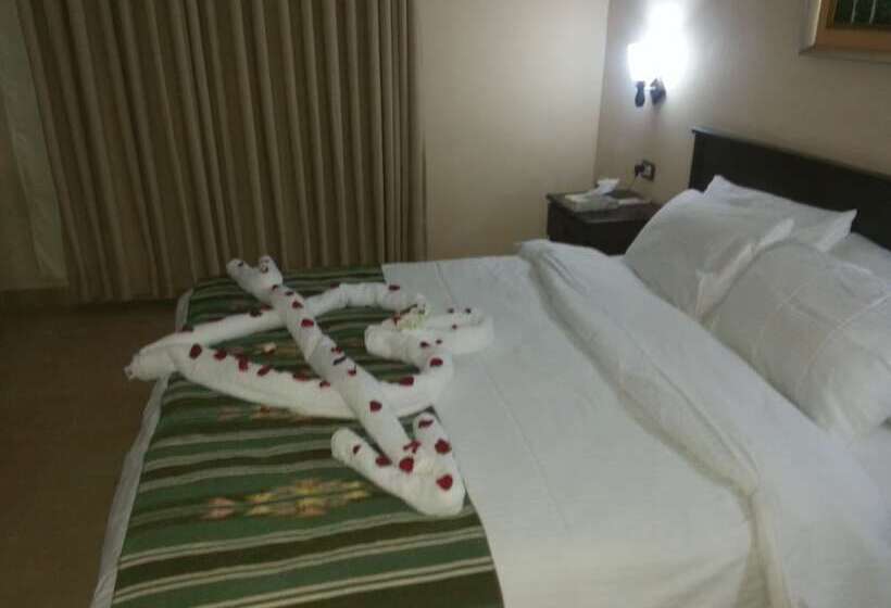 اتاق استاندارد یک نفره, Delilah