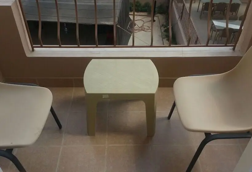 اتاق استاندارد, Delilah