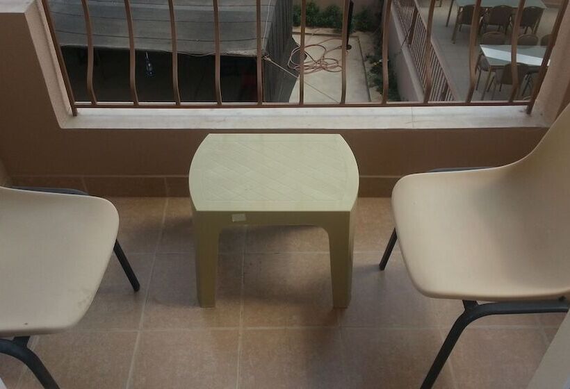 سوییت جونیور, Delilah