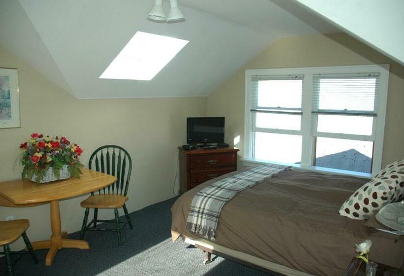 阁楼套房, Douglas Guest House