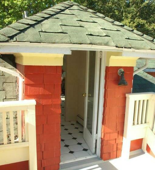 ペントハウススイート, Douglas Guest House