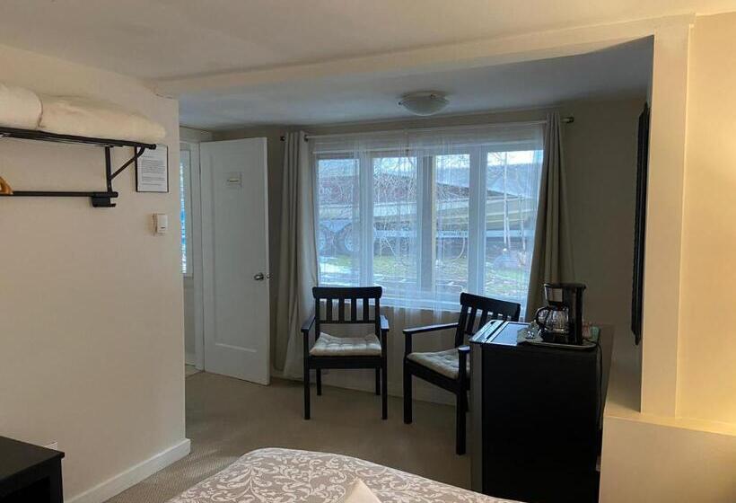 家庭间, Douglas Guest House